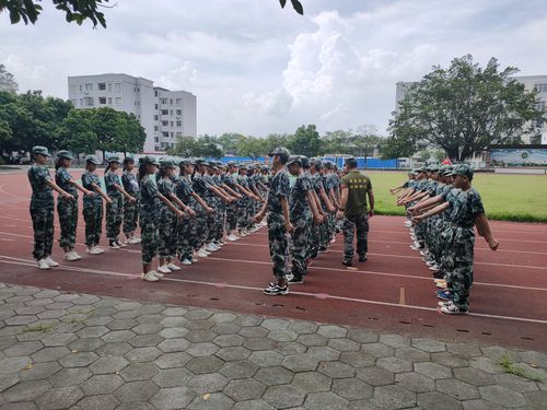 浇灌青春的汗水（我曾经打下的篮球梦）
