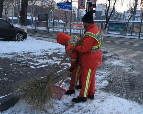 扫雪的清洁工作文（环卫工人扫雪的精选）