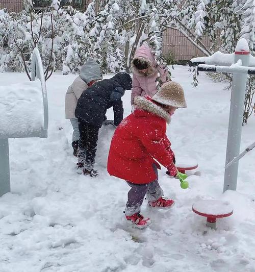 打雪仗趣事作文900字（记一次游戏打雪仗满分）