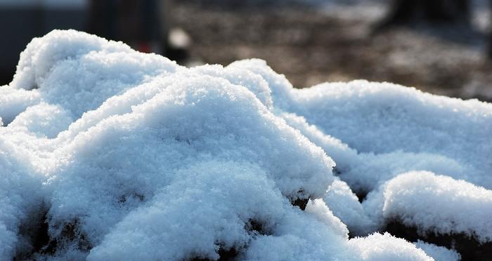 有关关于今年第一场雪的心情说说的句子（唯美短句，诉说内心）