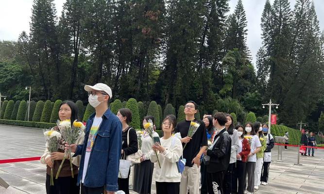 清明祭拜长辈诗词（祭拜长辈，缅怀深情）