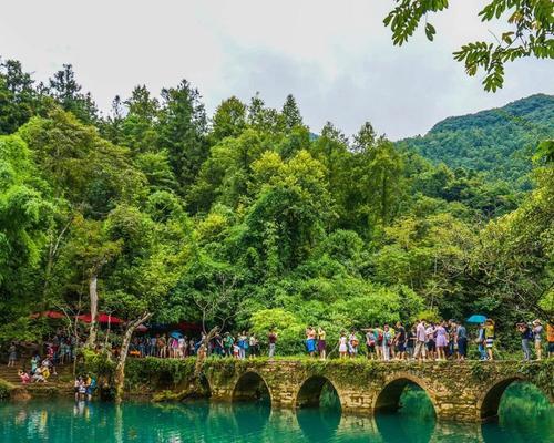 有关触动内心的风景的作文600字（《心灵的旅程——触动内心的风景》）