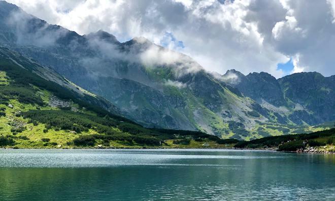 有关触动内心的风景的作文600字（《心灵的旅程——触动内心的风景》）