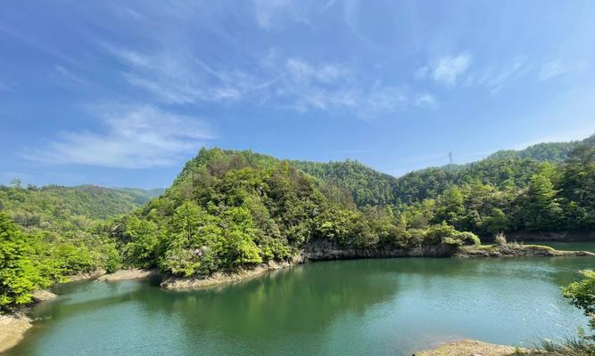 我爱家乡的风景三百字作文（《我的家乡风景如画》）