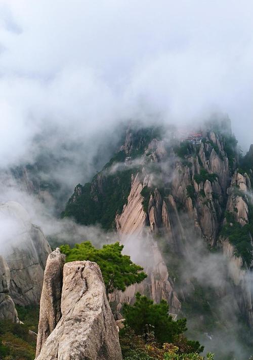 以黄山为主题的作文（《黄山奇妙之旅——跟随小伙伴们的足迹感受大自然的美好》）