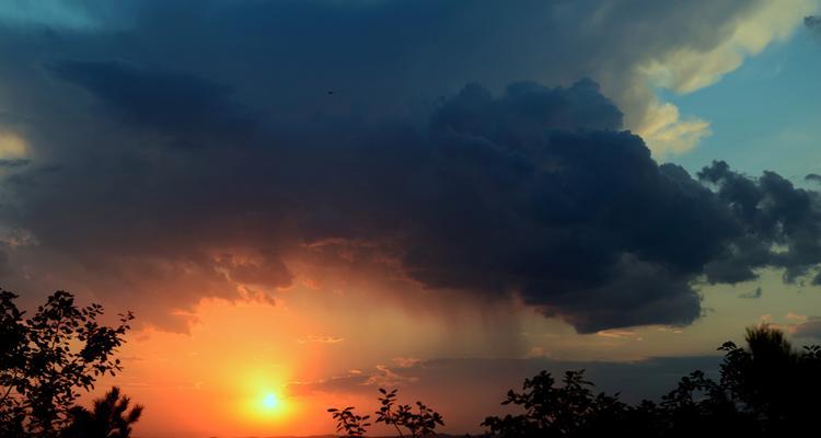 有关赞美夕阳的句子简短的句子英语（赞美夕阳的句子简短）