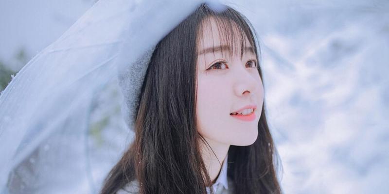 下雪天发说说的句子,伤感句（白色唯美世界）