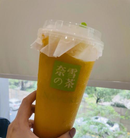 秋天的第一杯奶茶朋友圈说说怎么写（秋之甘露，初心之味）