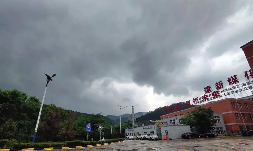 立冬的第一场雪怎么写（初雨沾湿大地，萦绕心头）