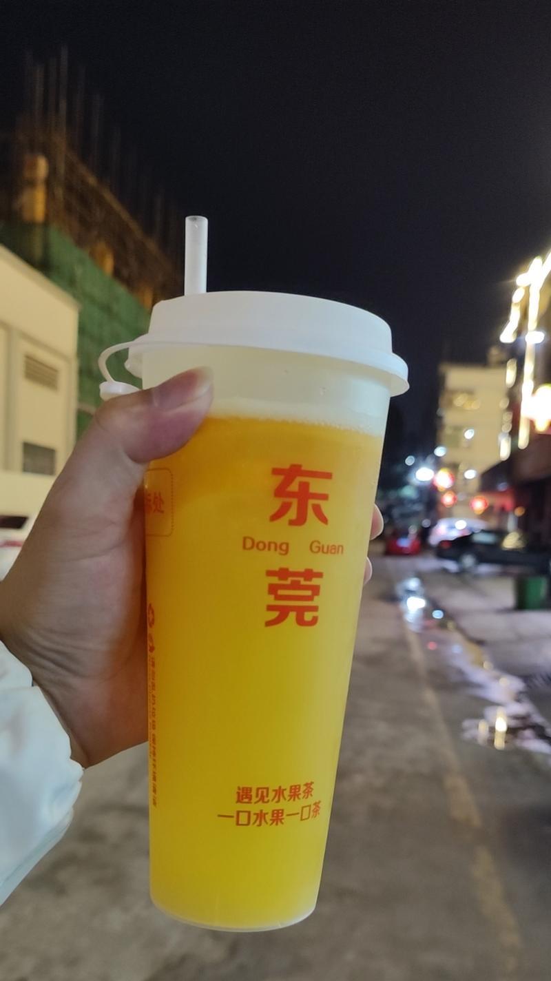 入冬的第一杯奶茶怎么发朋友圈（立冬第一杯奶茶的美妙滋味）