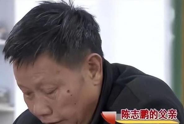 以父亲善意的谎言为话题的作文怎么写（《父亲的善意谎言》）